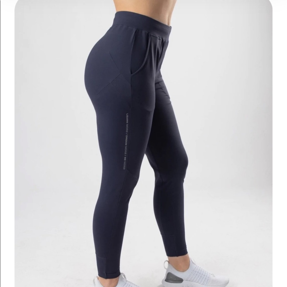 Alphalete pro elite jogger